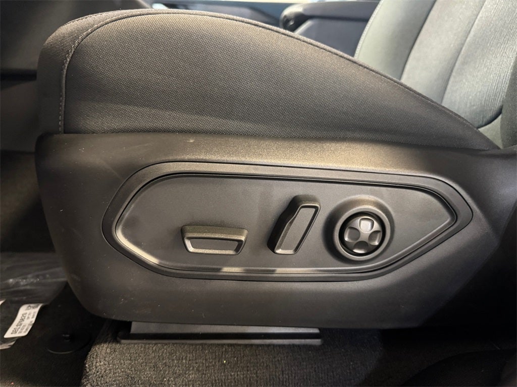 2025 Jeep Grand Cherokee Base