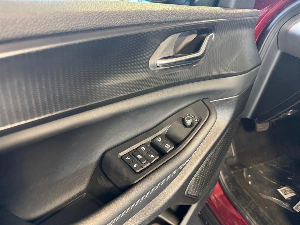 2025 Jeep Grand Cherokee Base