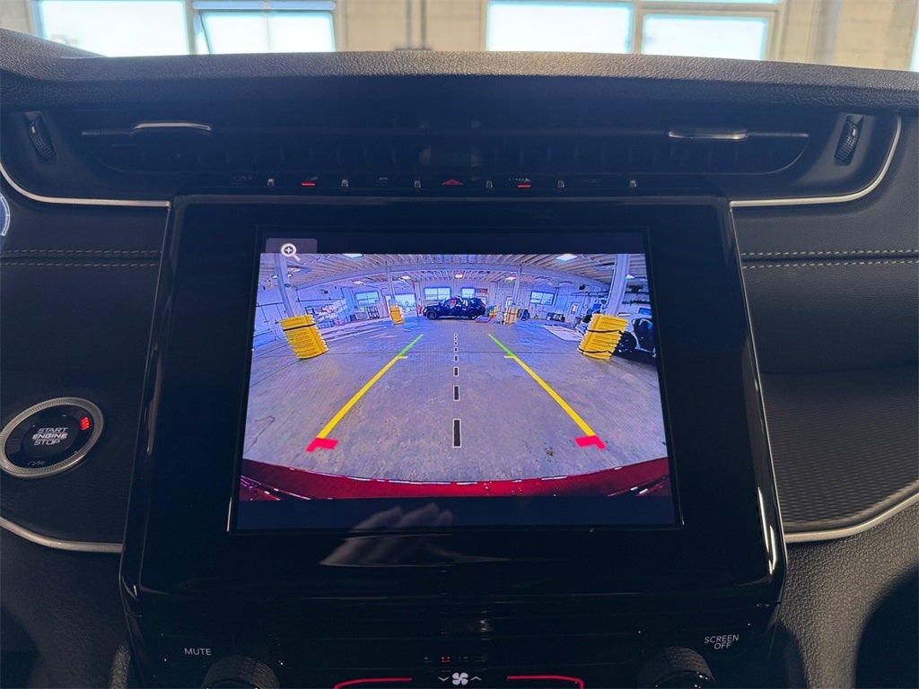 2025 Jeep Grand Cherokee Base