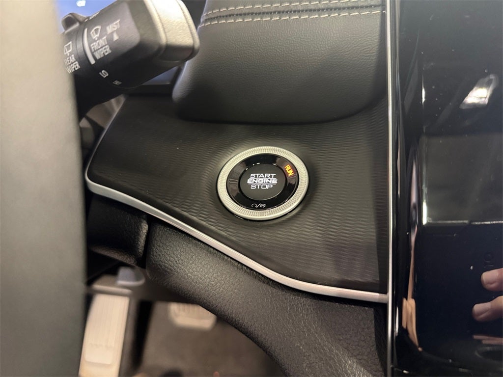 2025 Jeep Grand Cherokee Base