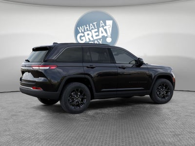 2026 Jeep Grand Cherokee Laredo Altitude