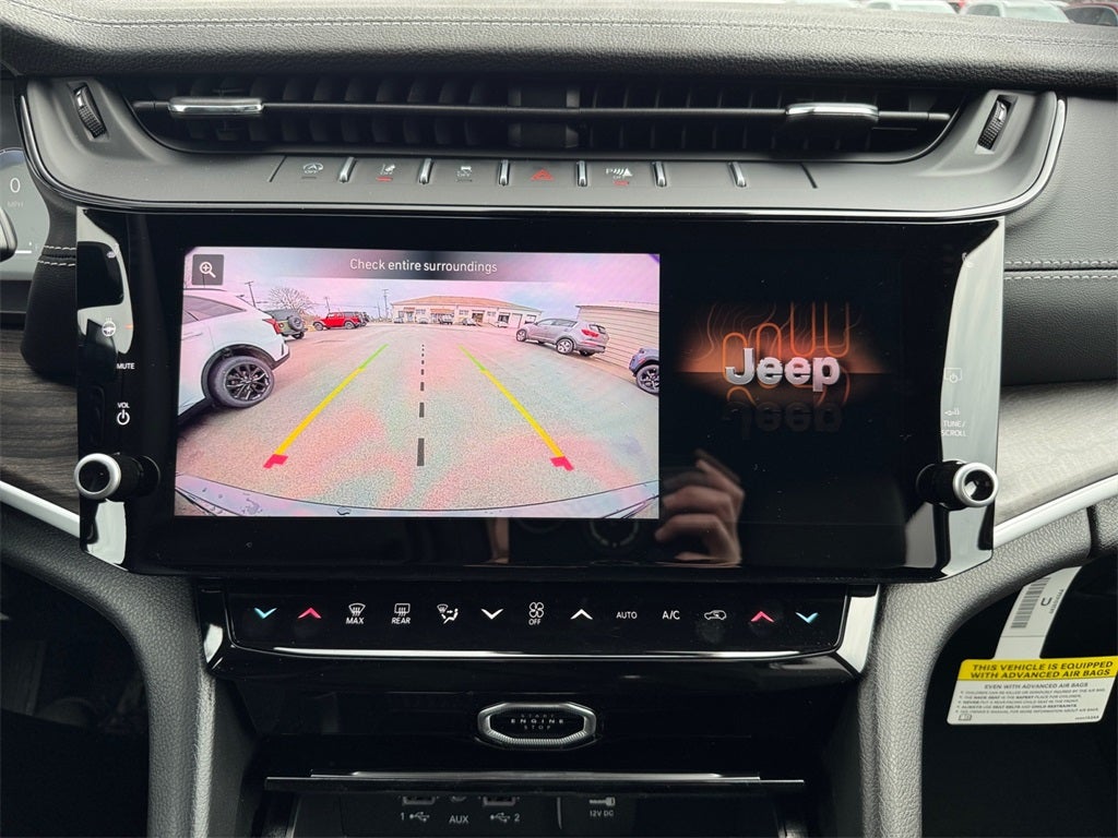 2026 Jeep Grand Cherokee Laredo