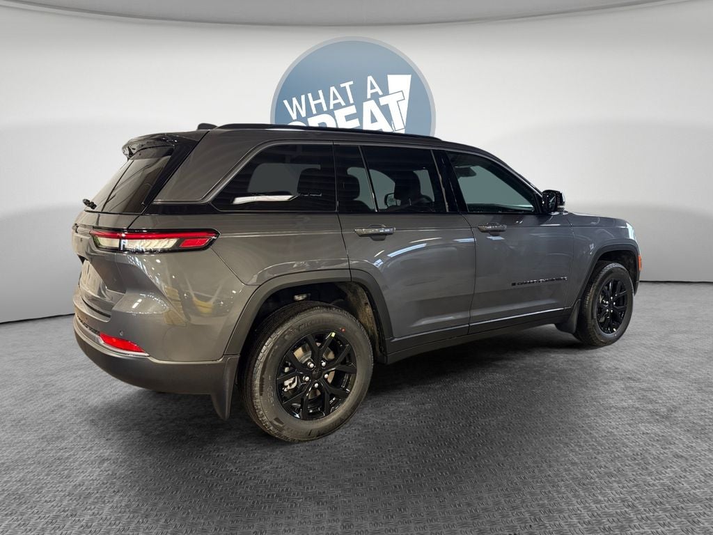 2026 Jeep Grand Cherokee Laredo