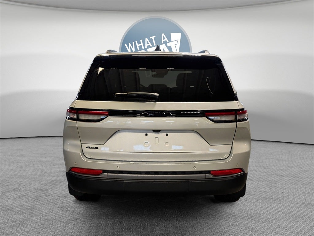 2026 Jeep Grand Cherokee Laredo