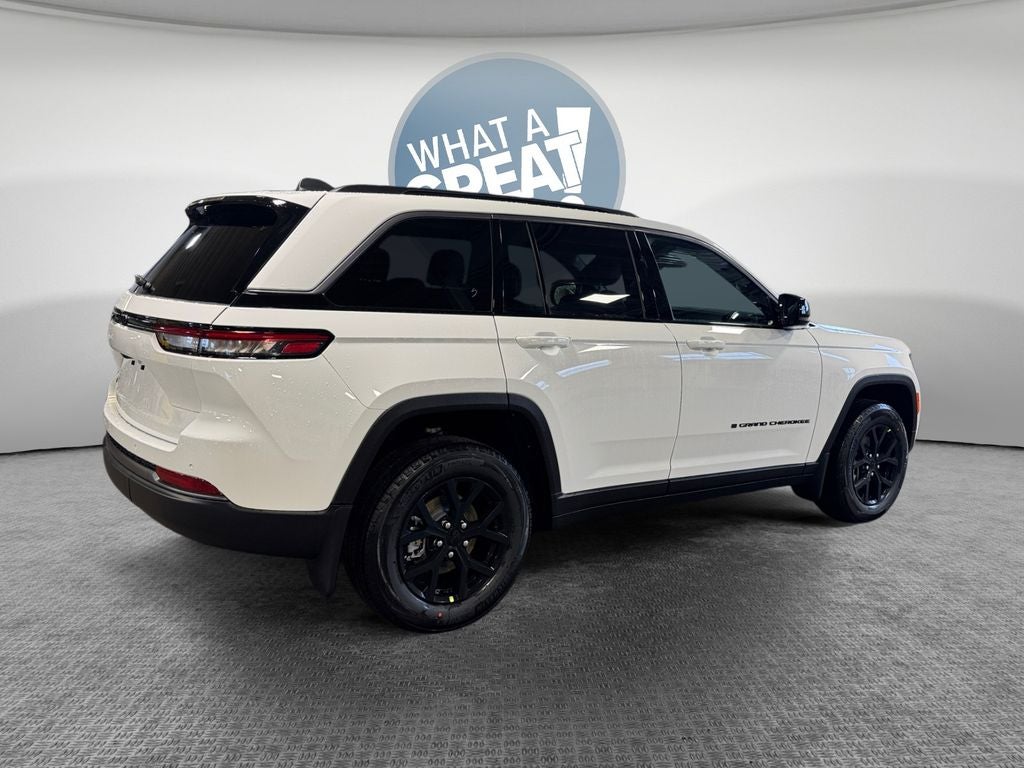 2026 Jeep Grand Cherokee Laredo