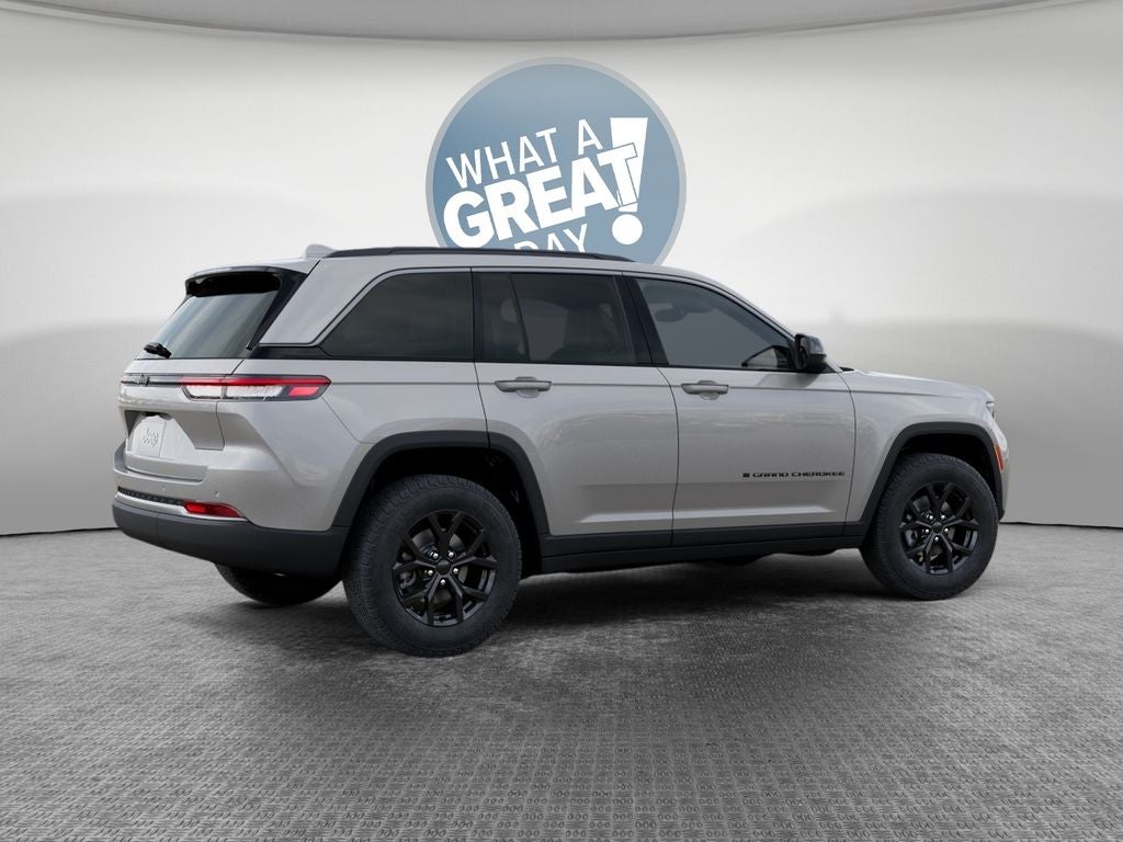 2026 Jeep Grand Cherokee Laredo Altitude