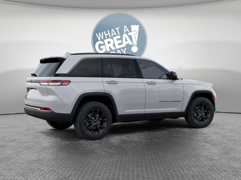 2026 Jeep Grand Cherokee Laredo Altitude