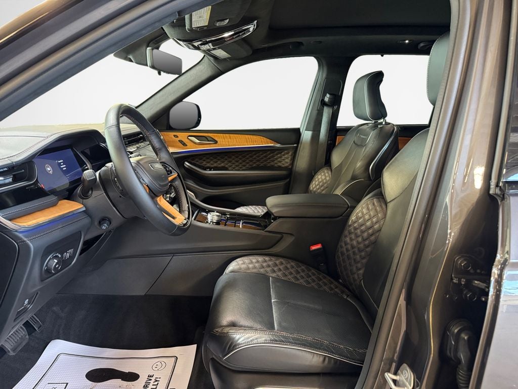 2023 Jeep Grand Cherokee Summit Reserve