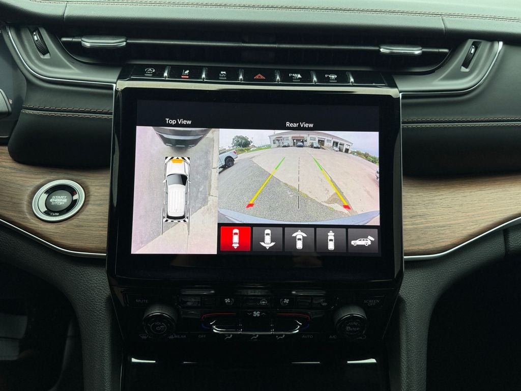 2022 Jeep Grand Cherokee Summit