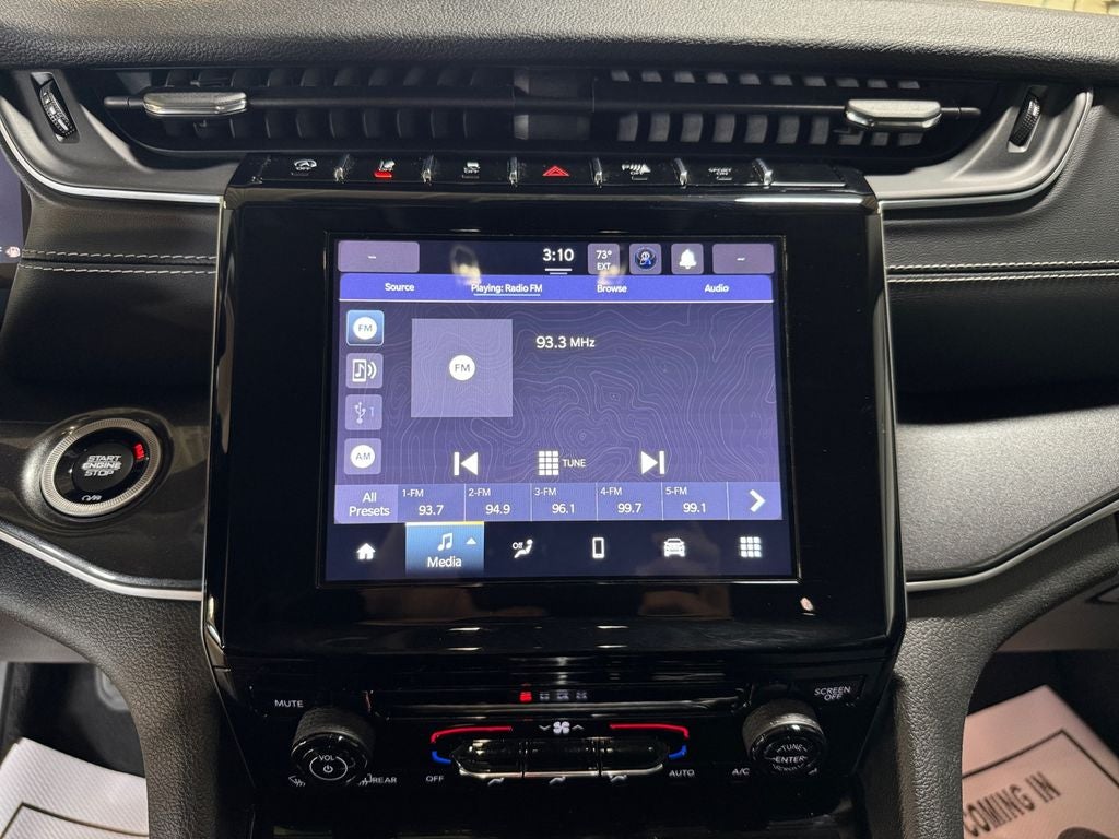 2023 Jeep Grand Cherokee L Laredo