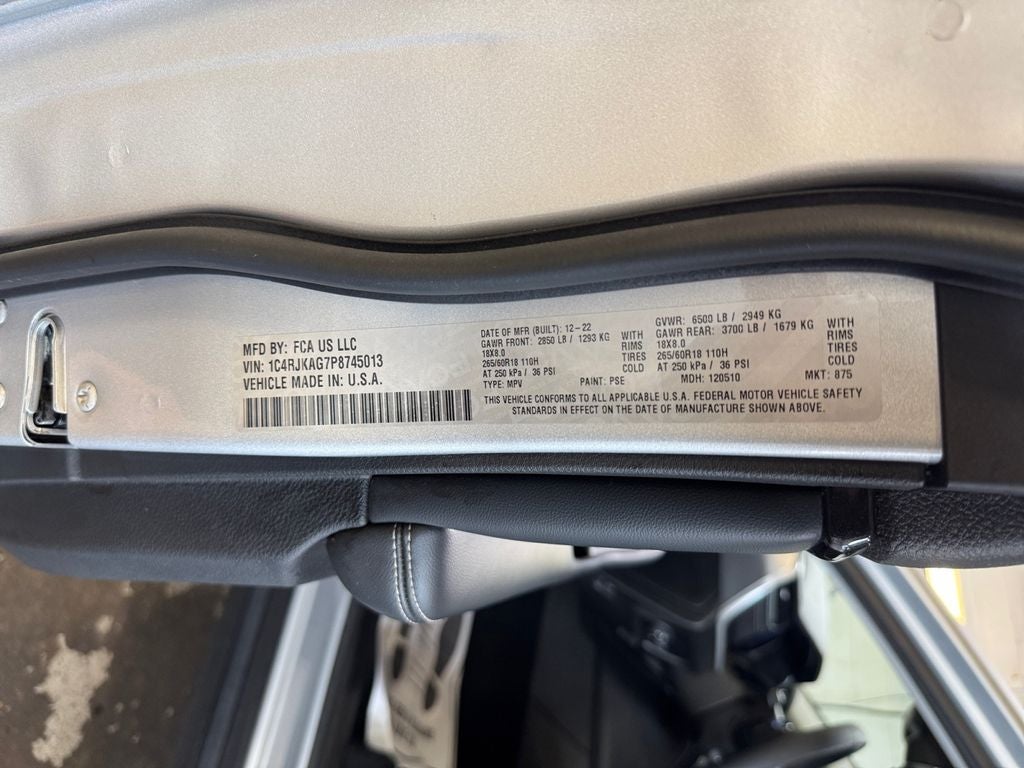 2023 Jeep Grand Cherokee L Laredo