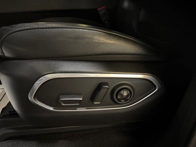 2024 Jeep Wagoneer Base