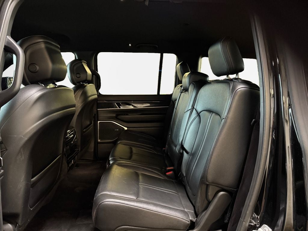 2024 Jeep Wagoneer Base