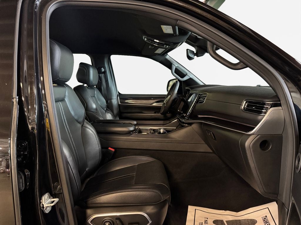 2024 Jeep Wagoneer Base