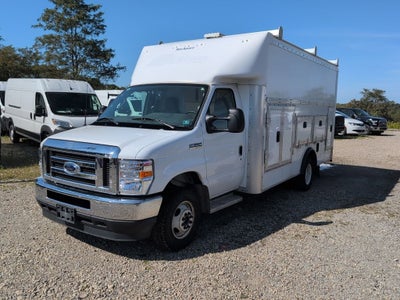 2024 Ford E-450SD Base