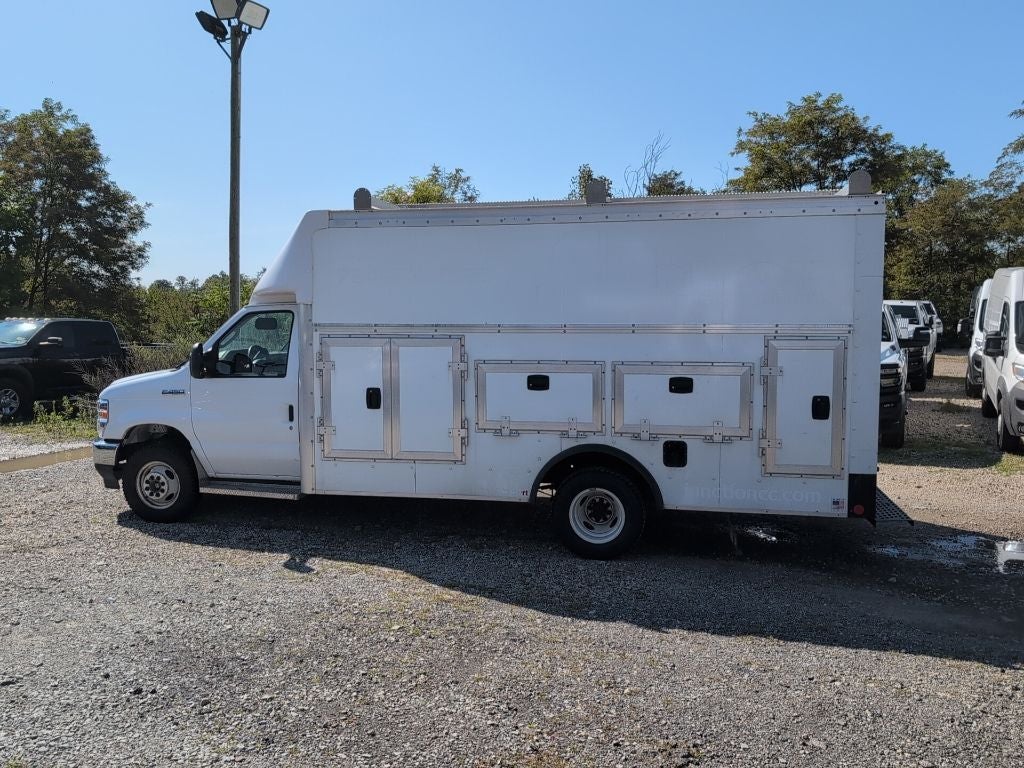 2024 Ford E-450SD Base