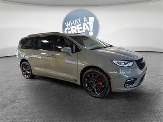 2022 Chrysler Pacifica Touring L S AWD