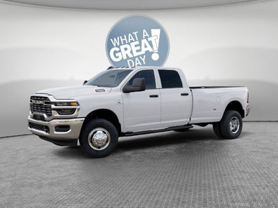 2027 RAM 3500 Tradesman DRW 4x4 / 6.7L Diesel / 8' Bed