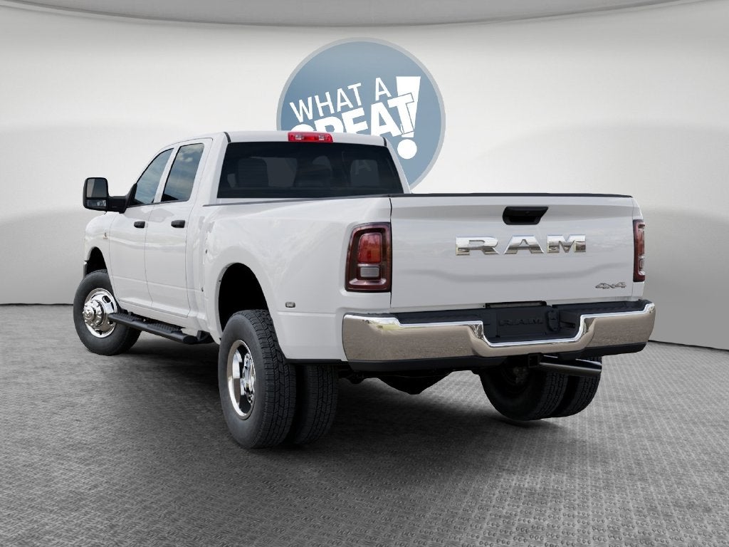 2027 RAM 3500 Tradesman DRW 4x4 / 6.7L Diesel / 8' Bed