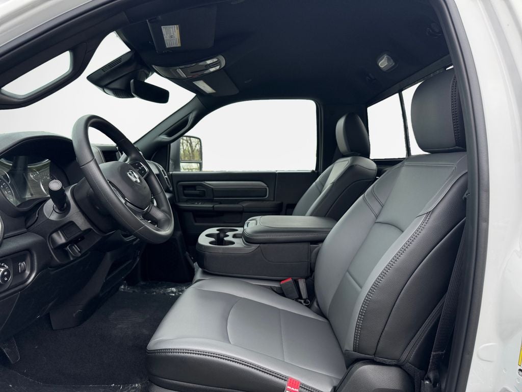 2026 RAM 2500 Tradesman 4x4 / 6.4L Hemi / 8' Bed