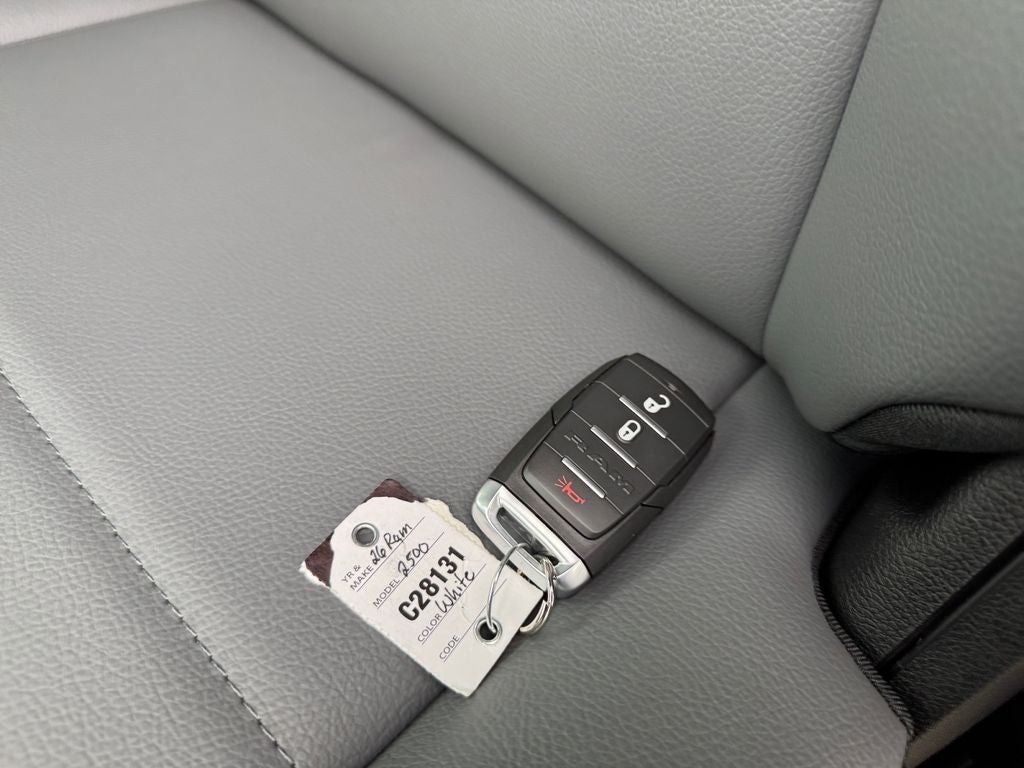 2026 RAM 2500 Tradesman 4x4 / 6.4L Hemi / 8' Bed