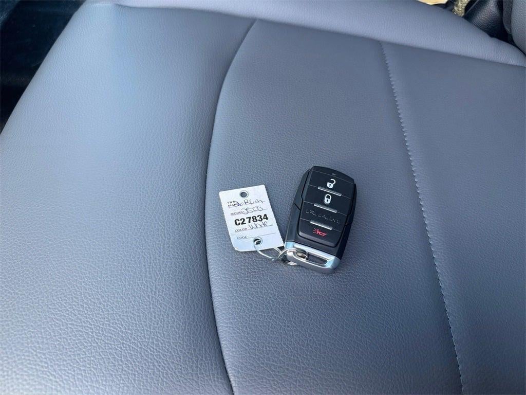 2026 RAM 2500 Tradesman 4x4 / 6.4L Hemi / 8' Service Body