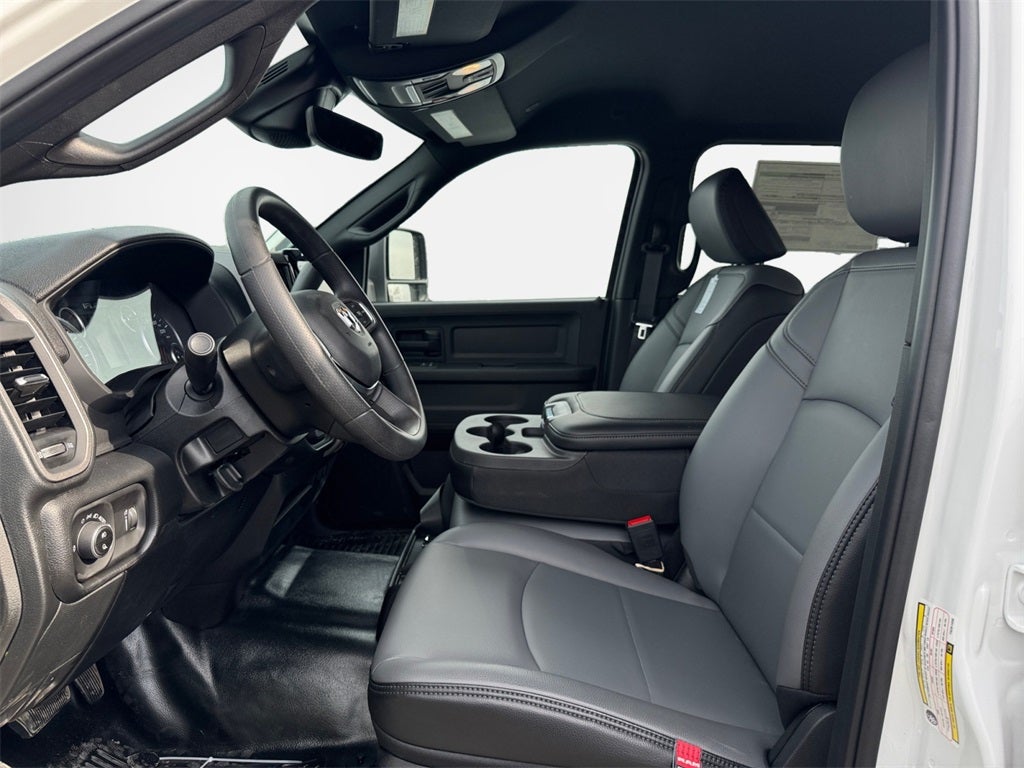 2026 RAM 2500 Tradesman 4x4 / 6.4L Hemi / 8' Bed