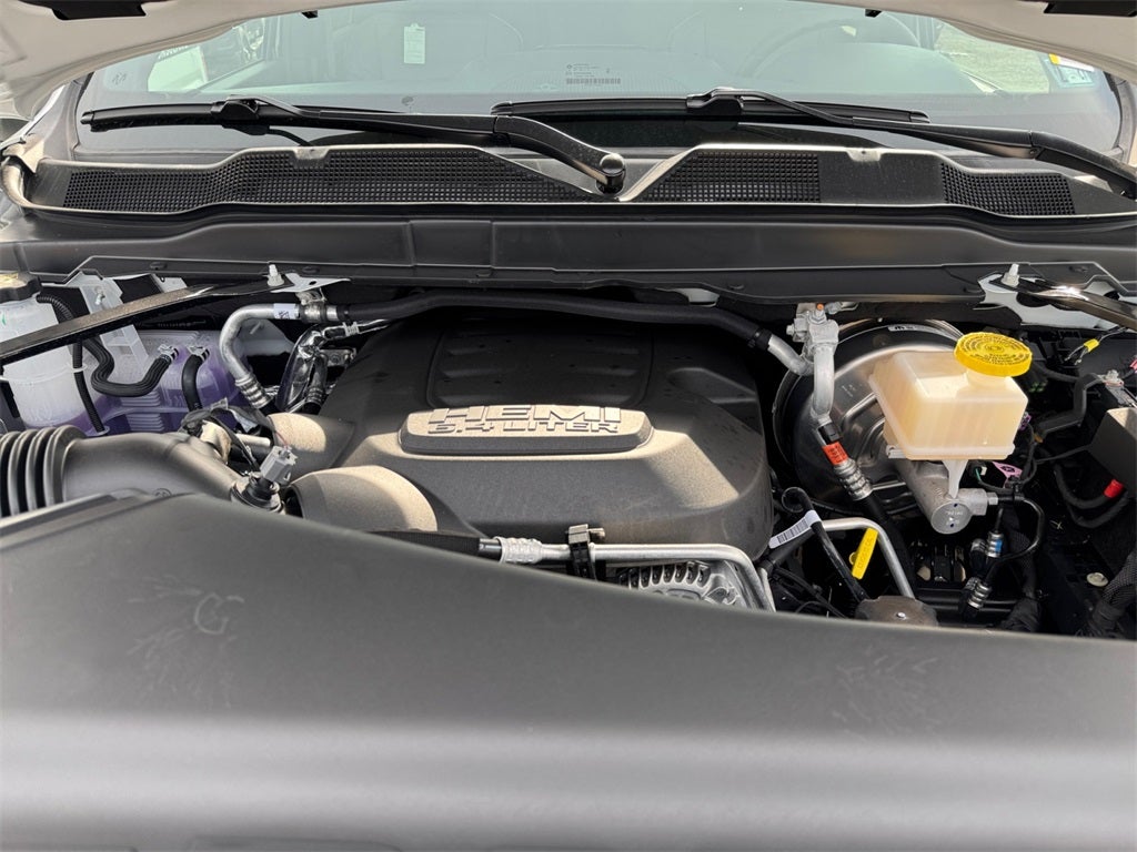 2026 RAM 2500 Tradesman 4x4 / 6.4L Hemi / 8' Bed