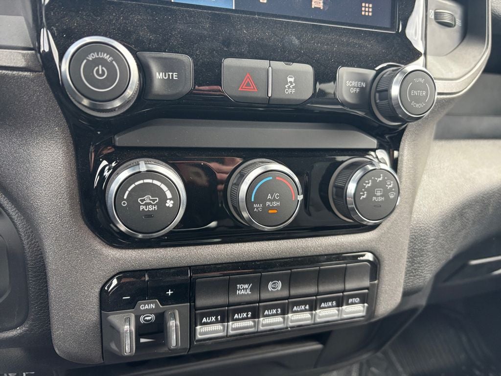 2026 RAM 3500 Tradesman SRW 4x4 / 6.7L Diesel / 9' Aluminum Service Body