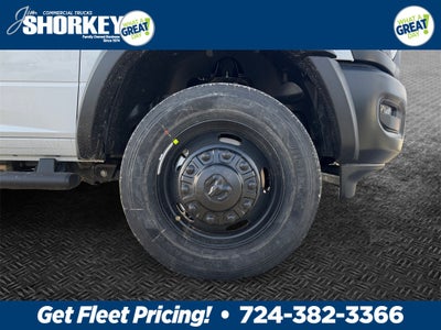 2026 RAM 5500HD Tradesman DRW 4x2 / 6.4L Hemi V8 / 120" CA Chassis