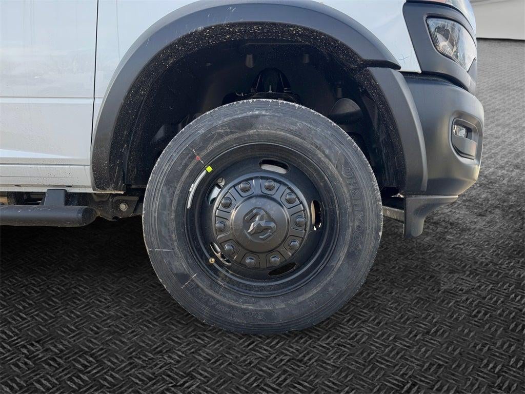 2026 RAM 5500HD Tradesman DRW 4x2 / 6.4L Hemi V8 / 120" CA Chassis