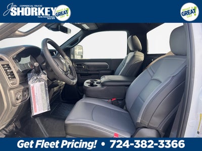 2026 RAM 5500HD Tradesman DRW 4x2 / 6.4L Hemi V8 / 120" CA Chassis