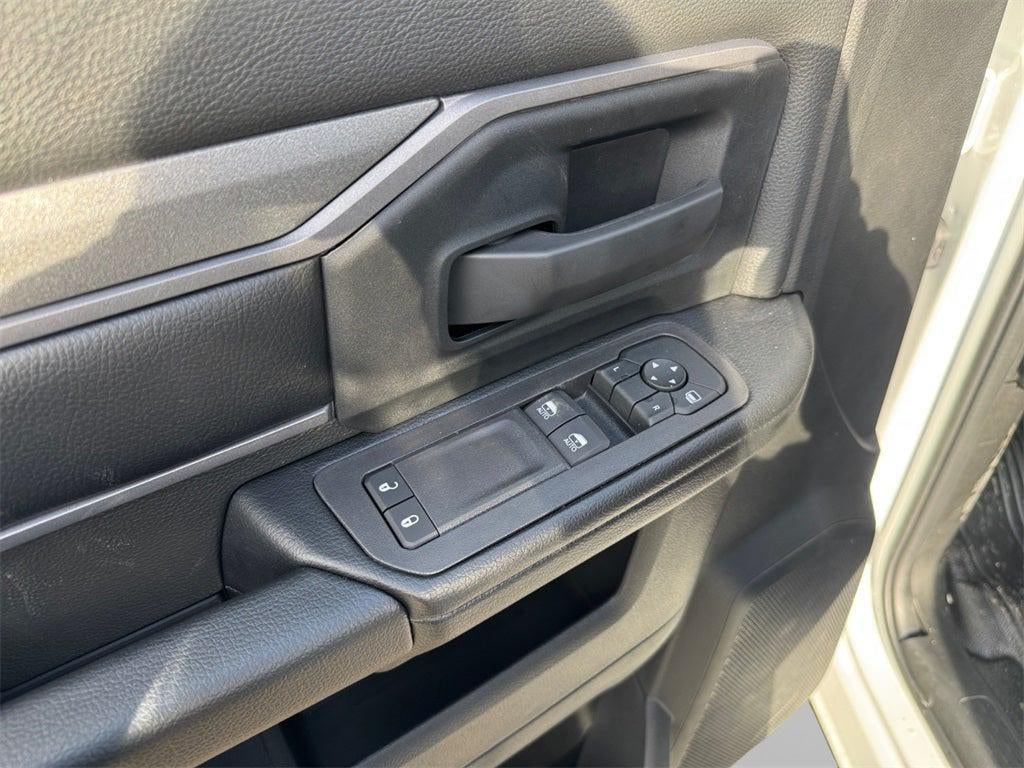 2026 RAM 5500HD Tradesman DRW 4x2 / 6.4L Hemi V8 / 120" CA Chassis