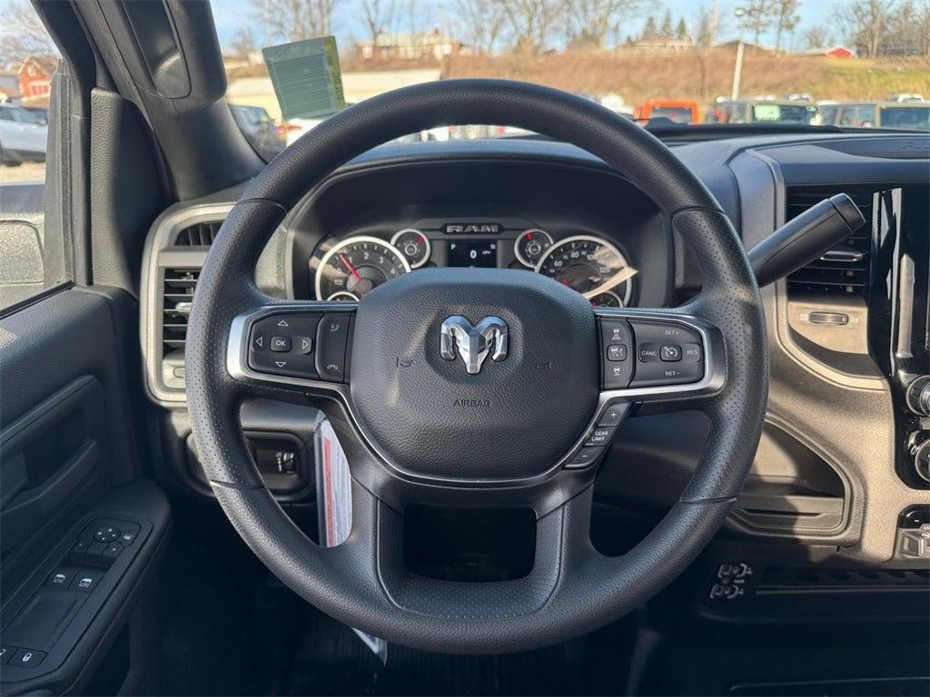 2026 RAM 5500HD Tradesman DRW 4x2 / 6.4L Hemi V8 / 120" CA Chassis