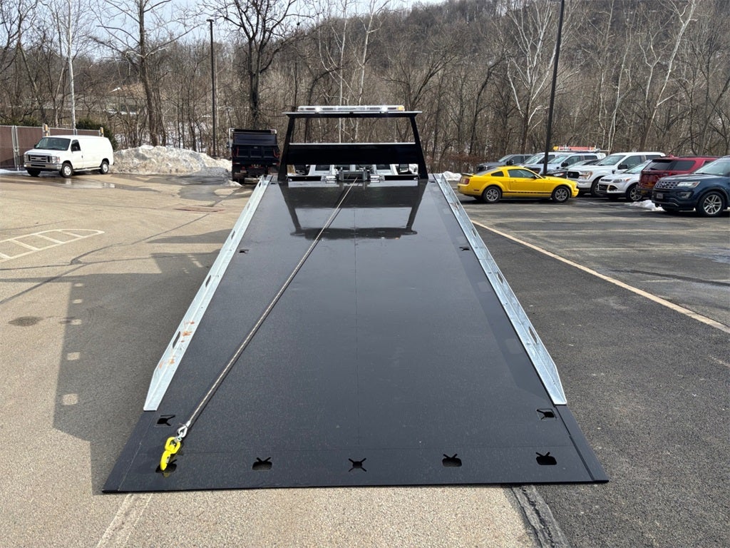 2026 RAM 5500HD Tradesman DRW 4x2 / 6.4L Hemi V8 / 120" CA Chassis