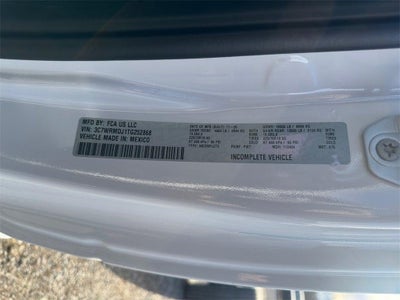 2026 RAM 5500HD Tradesman DRW 4x2 / 6.4L Hemi V8 / 120" CA Chassis