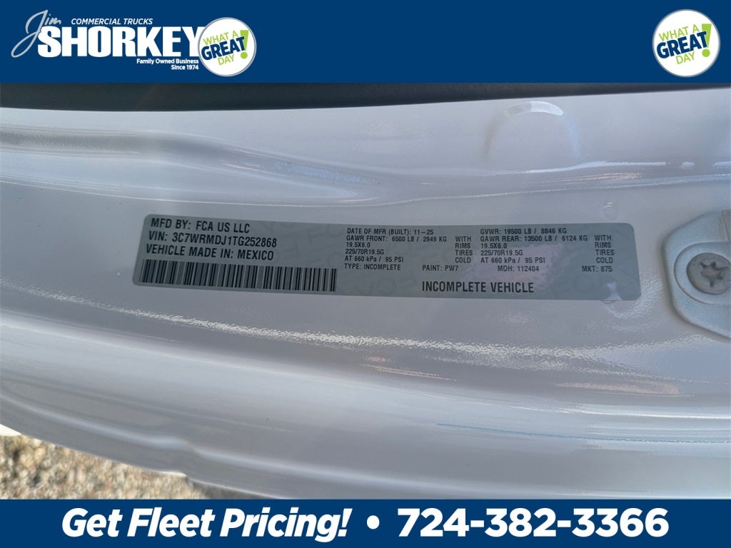 2026 RAM 5500HD Tradesman DRW 4x2 / 6.4L Hemi V8 / 120" CA Chassis