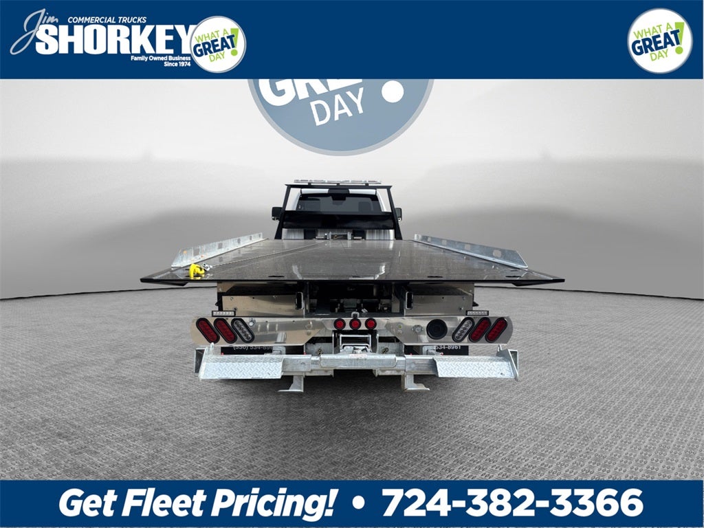 2026 RAM 5500HD Tradesman DRW 4x2 / 6.4L Hemi V8 / 120" CA Chassis