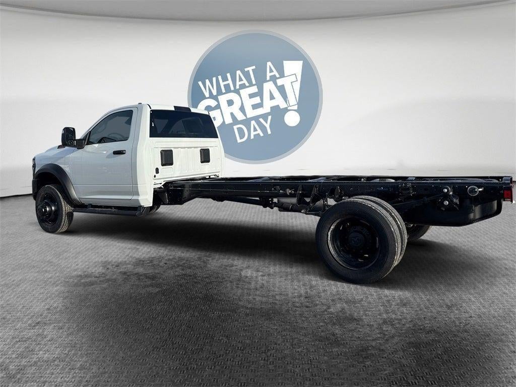 2026 RAM 5500HD Tradesman DRW 4x2 / 6.4L Hemi V8 / 120" CA Chassis