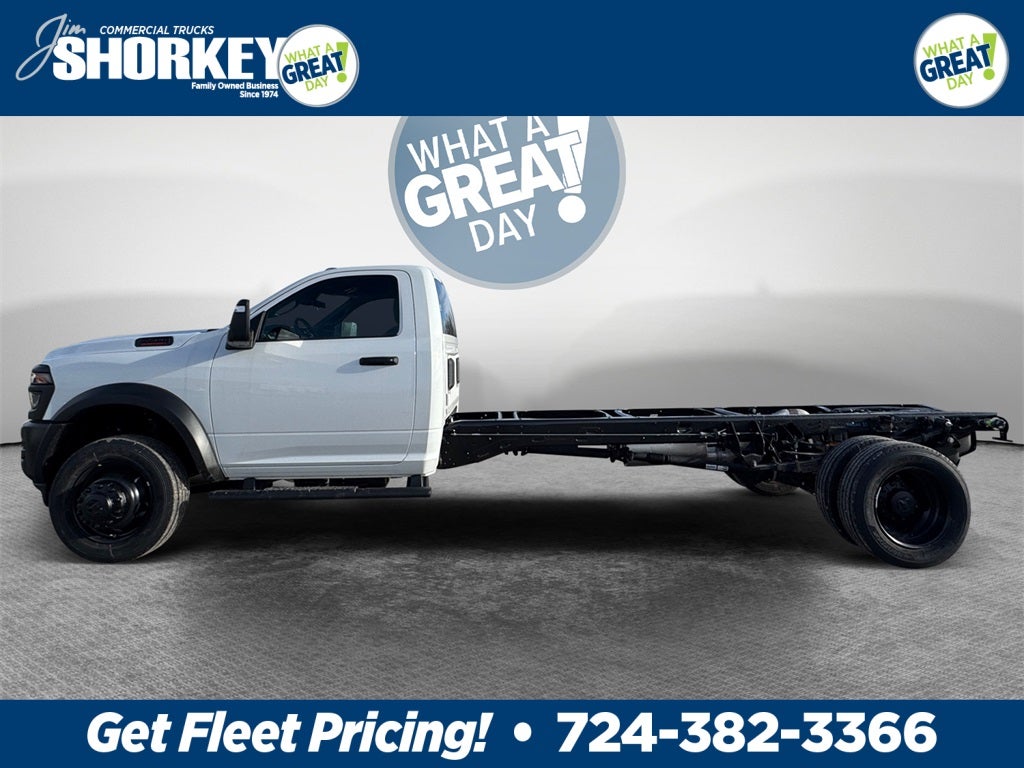 2026 RAM 5500HD Tradesman DRW 4x2 / 6.4L Hemi V8 / 120" CA Chassis