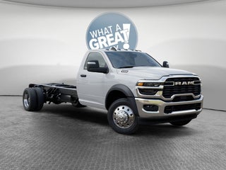2026 RAM 5500HD Tradesman DRW 4X2 / 6.4L Hemi / 120" CA Chassis