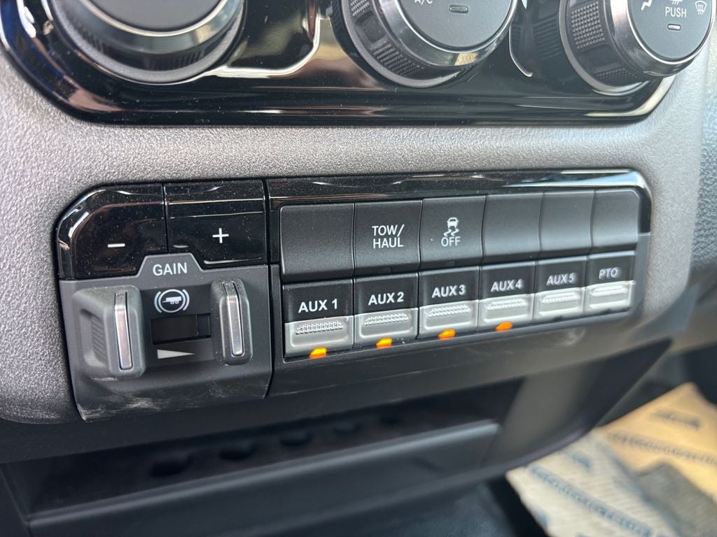 2026 RAM 5500HD Tradesman DRW 4X2 / 6.4L Hemi / 20' Steel Rollback