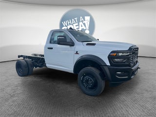 2026 RAM 5500HD Tradesman DRW 4x4 / 6.7L Diesel / 60" CA Chassis