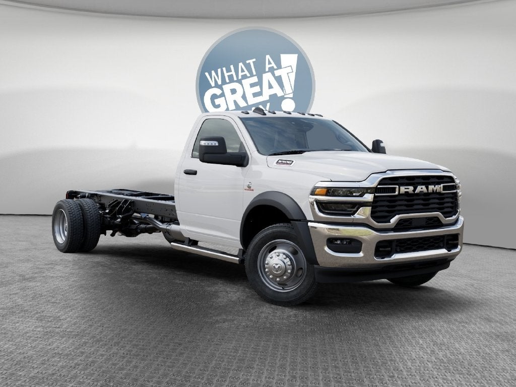 2027 RAM 5500 Tradesman DRW 4x4 / 6.7L Diesel / 120" CA Chassis