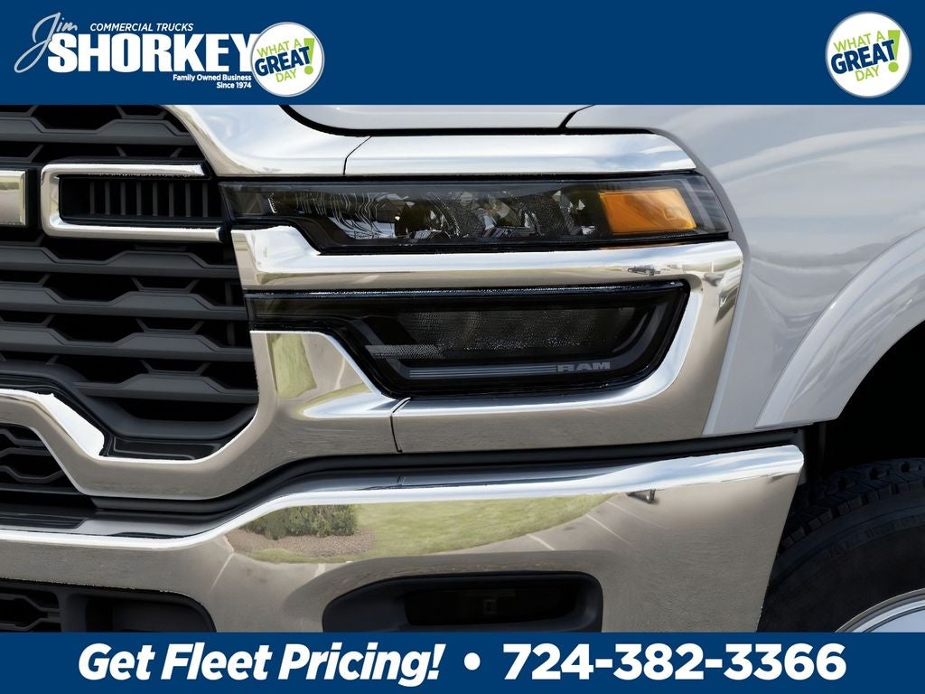 2026 RAM 5500HD Big Horn DRW 4x4 / 6.7L Diesel / 120" CA Chassis
