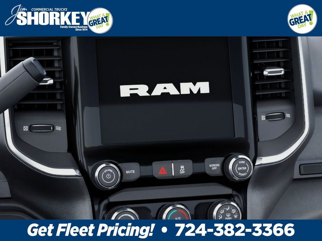 2026 RAM 5500HD Big Horn DRW 4x4 / 6.7L Diesel / 120" CA Chassis
