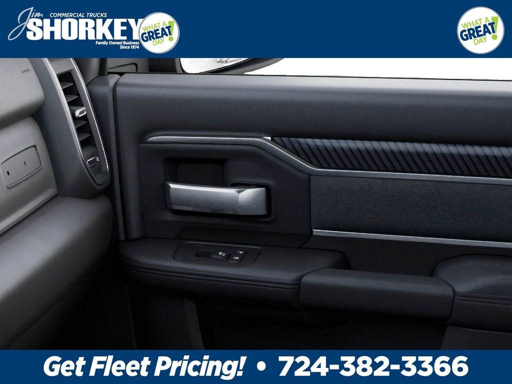 2026 RAM 5500HD Big Horn DRW 4x4 / 6.7L Diesel / 120" CA Chassis