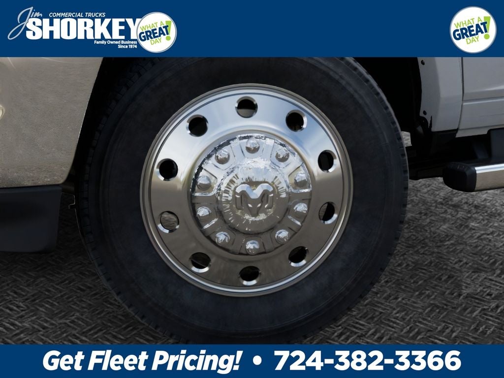2026 RAM 5500HD Big Horn DRW 4x4 / 6.7L Diesel / 120" CA Chassis