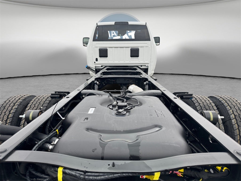 2026 RAM 5500HD Tradesman DRW 4x4 / 6.7L Diesel / 120" CA Chassis