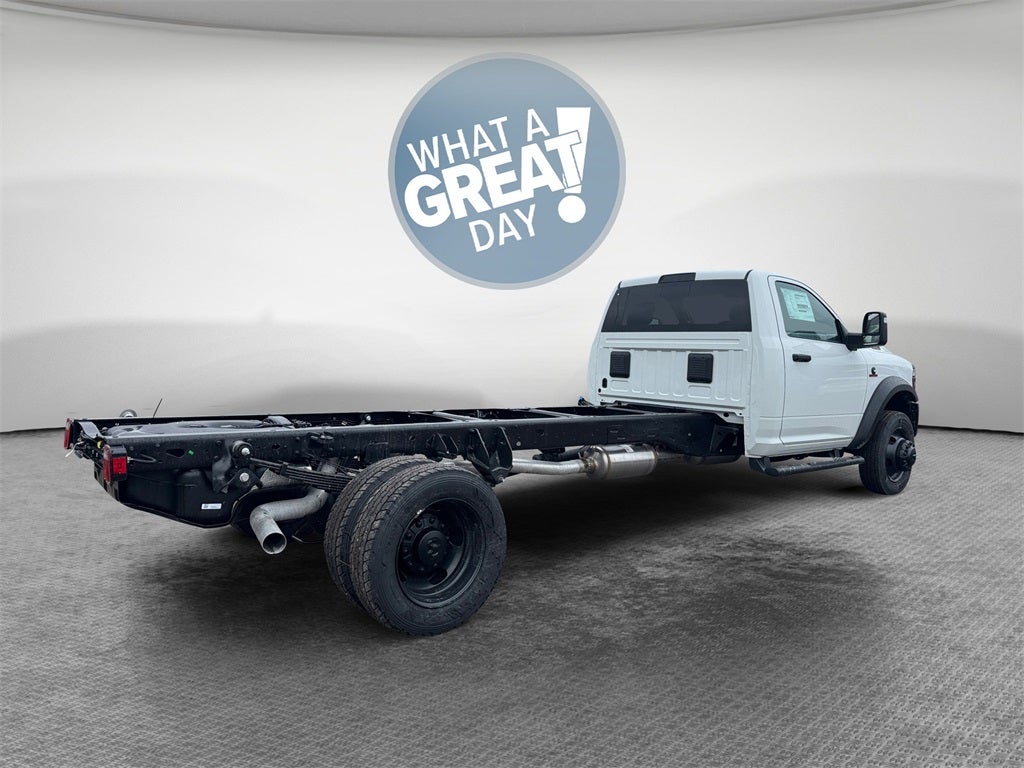 2026 RAM 5500HD Tradesman DRW 4x4 / 6.7L Diesel / 120" CA Chassis